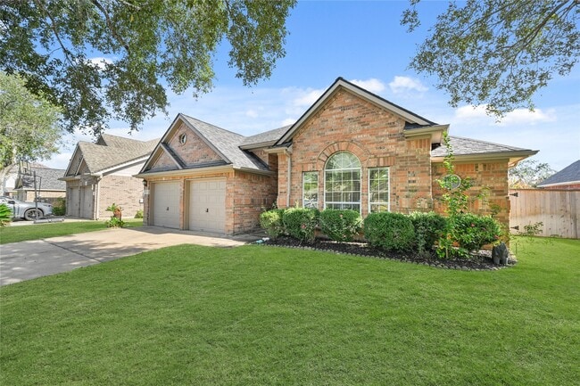 1330 Leigh Gdns Dr in Sugar Land, TX - Building Photo - Building Photo