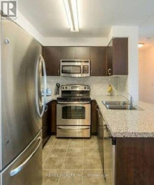 4900 Glen Erin Dr in Mississauga, ON - Building Photo - Building Photo