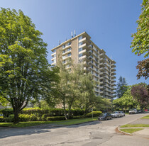 Fontainbleau Apartments in Vancouver, BC - Building Photo