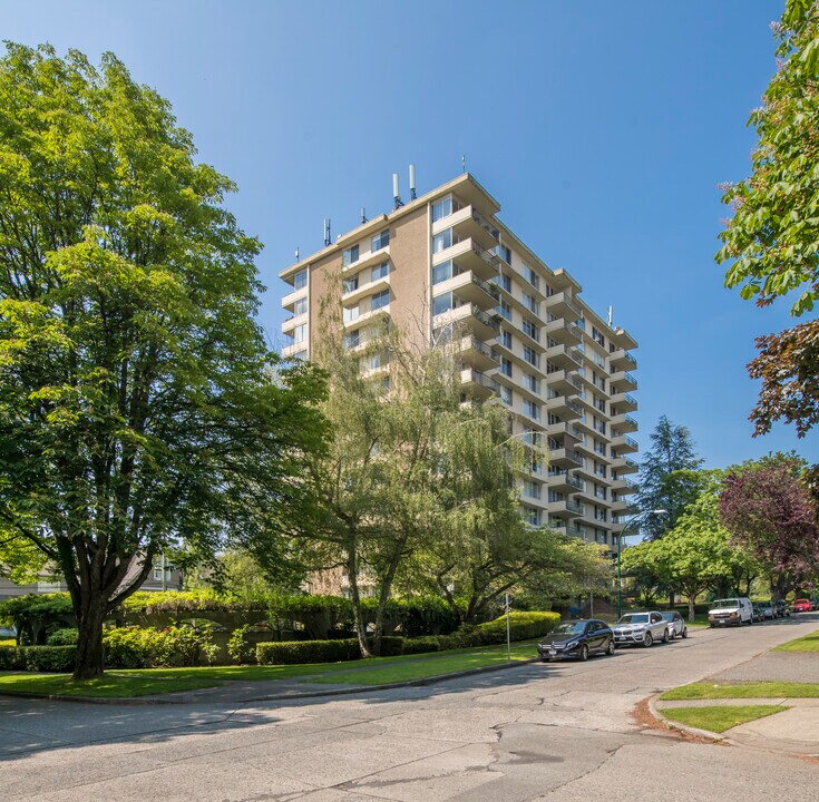 Fontainbleau Apartments in Vancouver, BC - Building Photo