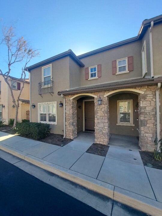 14975 S Highland Ave, Unit 79 in Fontana, CA - Building Photo