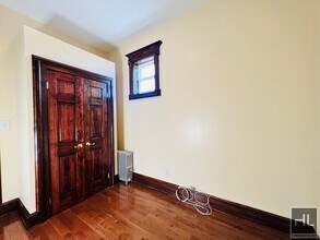290 Menahan St in Brooklyn, NY - Building Photo - Building Photo