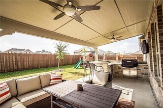 813 Mist Flower Dr in Little Elm, TX - Building Photo - Building Photo