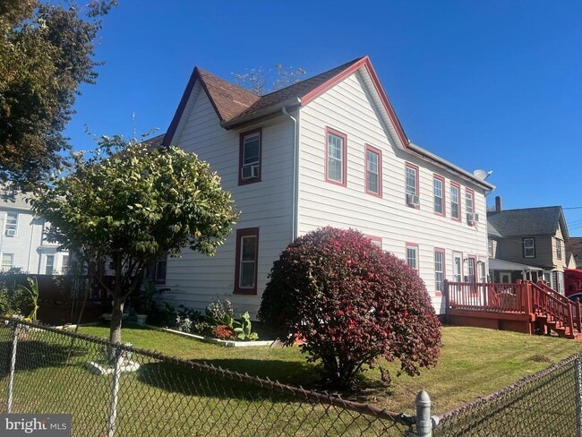property at 301 N 8th St