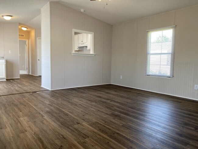 609 Aster Bend in Timmonsville, SC - Building Photo - Building Photo