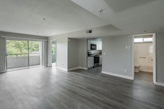 The Imperial Apartments in Santa Ana, CA - Building Photo - Interior Photo