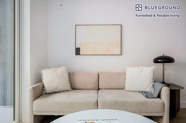 1130 N Orange Dr in Los Angeles, CA - Building Photo - Building Photo