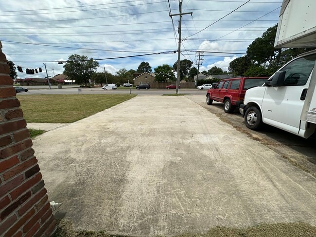 752 Kempsville Rd in Virginia Beach, VA - Building Photo - Building Photo