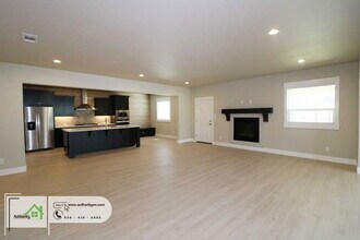 6677 Bandito Dr in Redding, CA - Building Photo - Building Photo