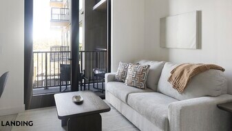 1007 S Mint St, Unit 708 in Charlotte, NC - Building Photo