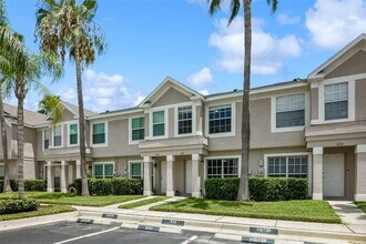 632 Kensington Lake Cir in Brandon, FL - Building Photo - Building Photo