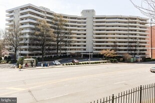 5300 Columbia Pike, Unit 412 in Arlington, VA - Building Photo