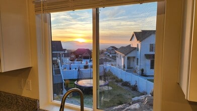 1467 N Orchard Ridge Ln in Fruit Heights, UT - Building Photo - Building Photo