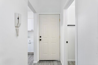 5225 S Tacoma Way in Tacoma, WA - Building Photo - Building Photo