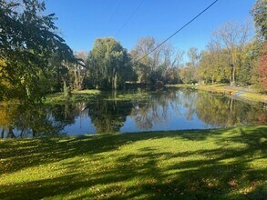 5002 Mirror Lakes Dr in Edina, MN - Building Photo - Building Photo