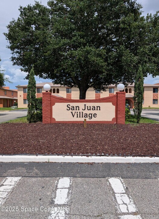 121 San Juan Cir in Melbourne, FL - Building Photo