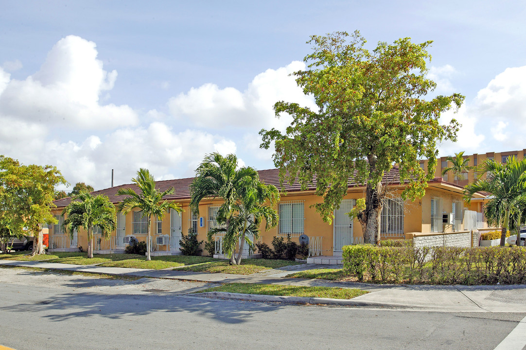 4031 W Flagler St in Miami, FL - Building Photo