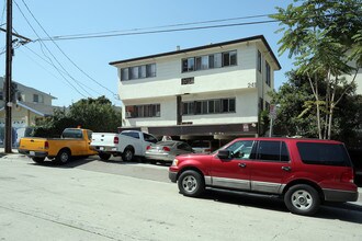 241 S Westlake Ave in Los Angeles, CA - Foto de edificio - Building Photo