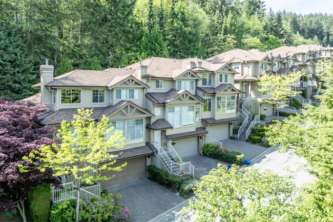 2979 Panorama Dr in Coquitlam, BC - Building Photo - Building Photo