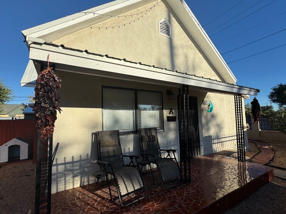 1124 3rd St SW in Albuquerque, NM - Foto de edificio