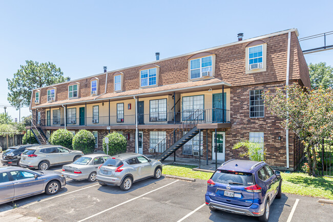 Victorian Condominiums in Metairie, LA - Building Photo - Building Photo