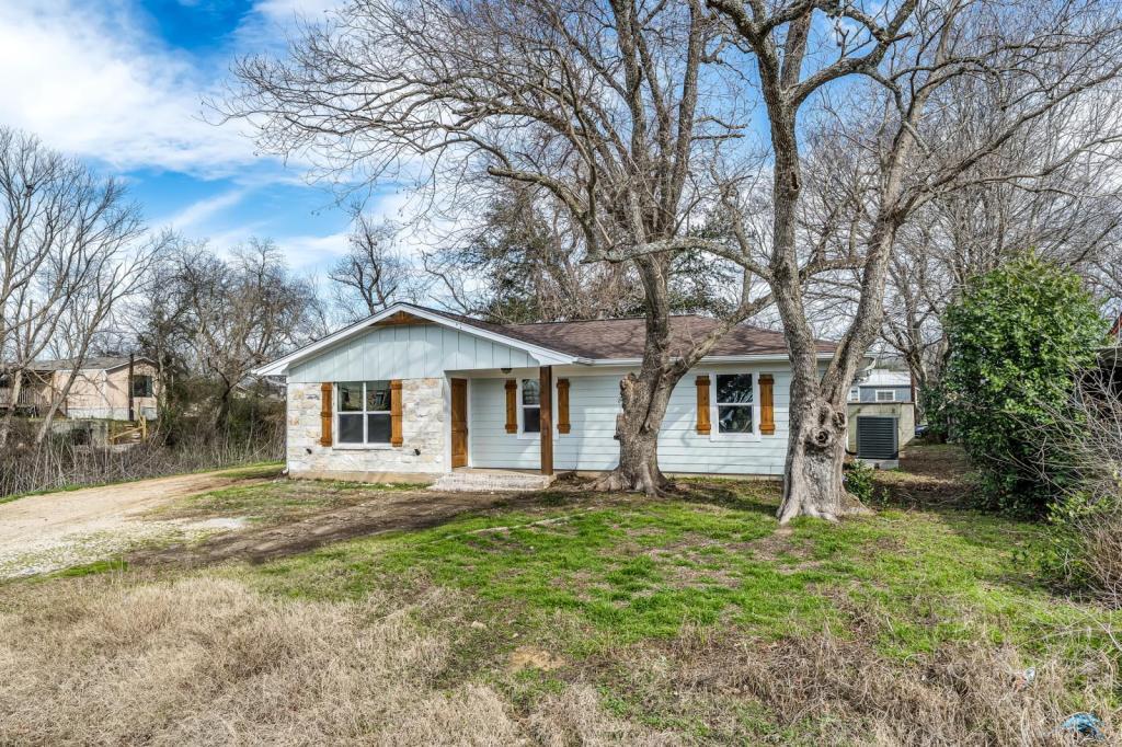 508 N Oneal St in Caldwell, TX - Building Photo