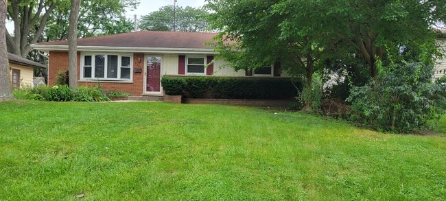 property at 532 Oakwood Dr