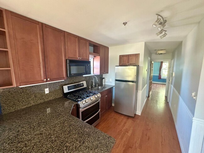 466 Monmouth St in Jersey City, NJ - Building Photo - Building Photo