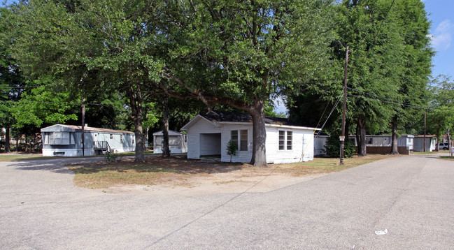 Steele Creek Mobile Home Park in Satsuma, AL - Building Photo - Building Photo