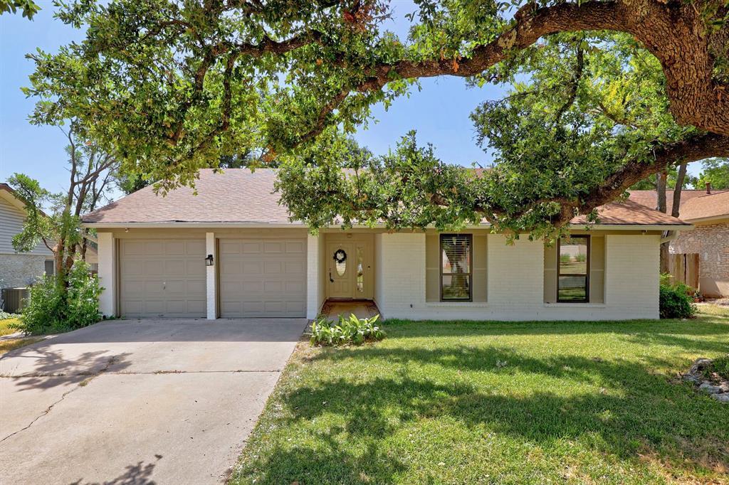 10229 Missel Thrush Dr in Austin, TX - Foto de edificio