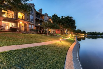 The Reserve On Willow Lake Apartments in Fort Worth, TX - Foto de edificio - Building Photo