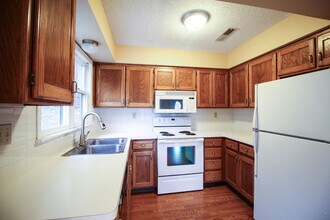 306 Orchard Cir in Manhattan, KS - Building Photo - Building Photo