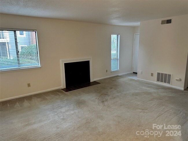 6121 Heathstone Ln in Charlotte, NC - Building Photo - Building Photo
