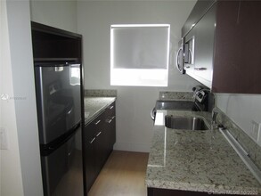 1034 Pennsylvania Ave-Unit -- in Miami Beach, FL - Building Photo - Building Photo