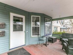 1432 Williamson St, Unit 1432 Williamson St Apt 2 in Madison, WI - Foto de edificio - Building Photo