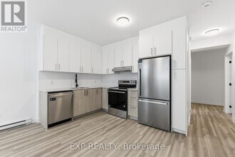 1375 Louis Ln in Ottawa, ON - Building Photo - Building Photo