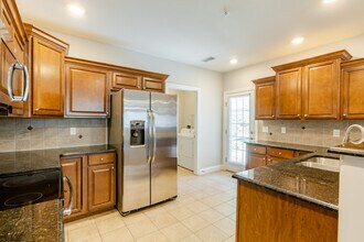 St Ivans Apartments in Bloomington, IL - Building Photo - Interior Photo