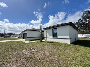 1820 Snapper Dr in Poinciana, FL - Building Photo - Building Photo