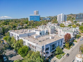 906 N Doheny Dr, Unit 501 in West Hollywood, CA - Building Photo - Building Photo