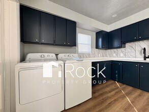 521 E Douglas Dr in Midwest City, OK - Building Photo - Building Photo