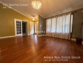 111 Grotto Ct in Florissant, MO - Building Photo - Building Photo