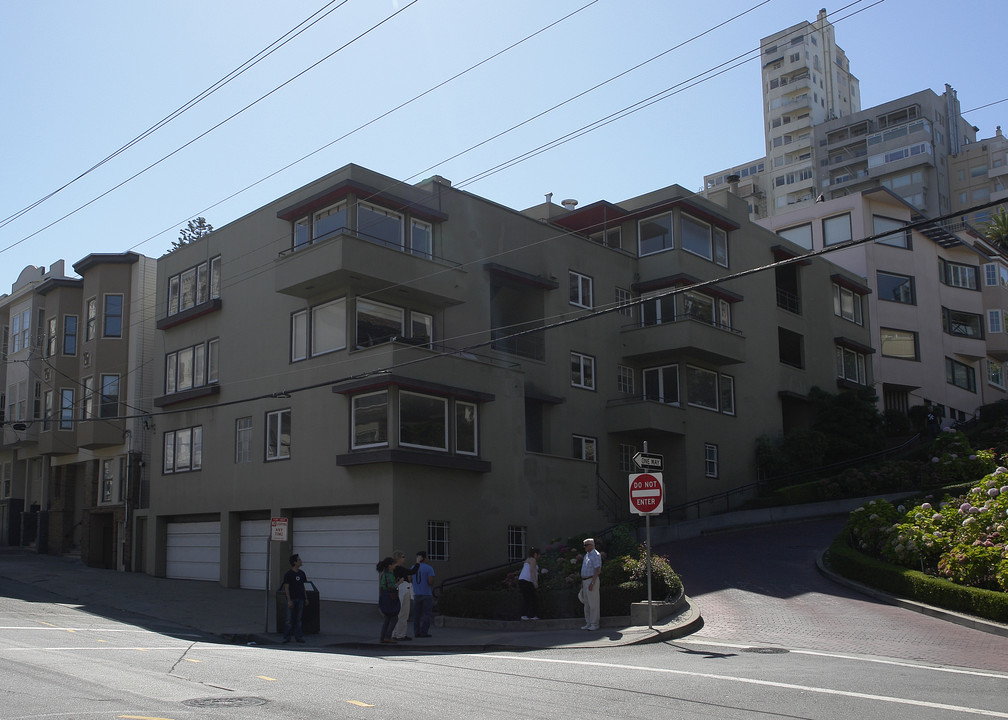 1001 Lombard St in San Francisco, CA - Building Photo