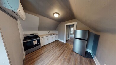 210-210.5-2105 E Walnut St in Butler, PA - Building Photo - Building Photo