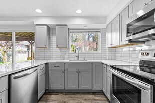 16480 SW Gleneagle Dr in Sherwood, OR - Building Photo