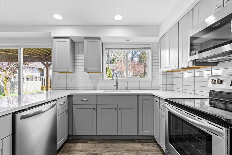 16480 SW Gleneagle Dr in Sherwood, OR - Building Photo