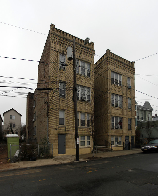 45-47 Ravine Ave in Jersey City, NJ - Building Photo - Building Photo