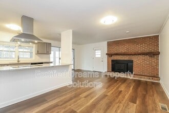 5805 Highlawn Dr in Greensboro, NC - Building Photo - Building Photo