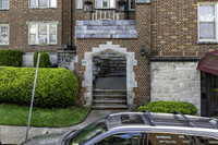 Tudor Court in Paterson, NJ - Foto de edificio - Building Photo