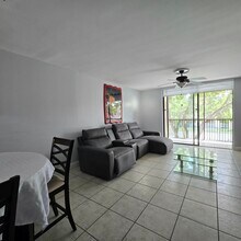 10501 W Broward Blvd in Fort Lauderdale, FL - Building Photo - Building Photo