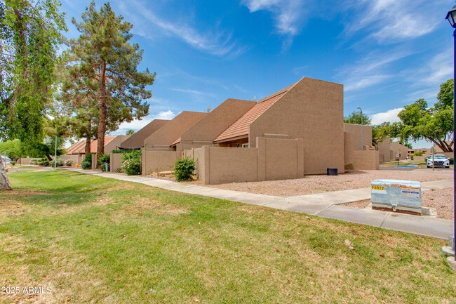 7344 N 43rd Ave in Glendale, AZ - Building Photo - Building Photo